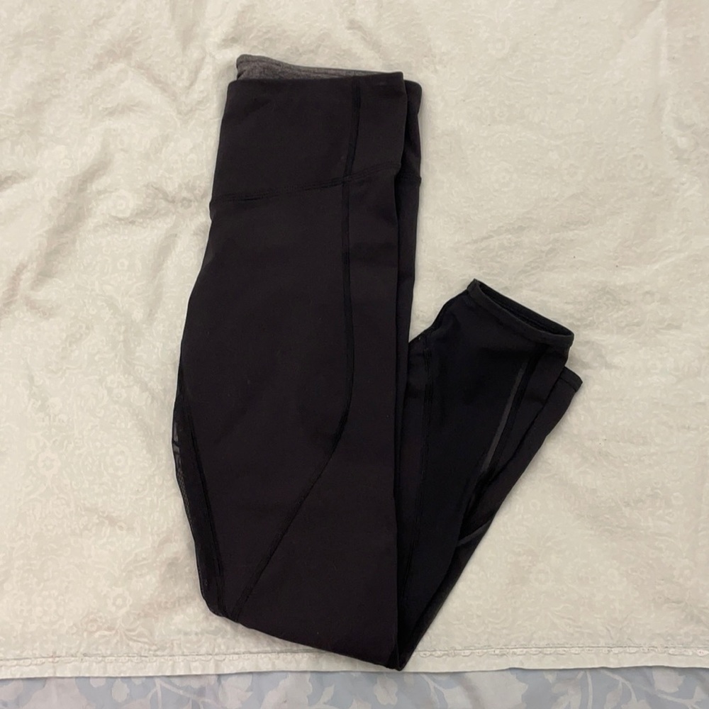 Lululemon 7/8 legging with mesh detailing